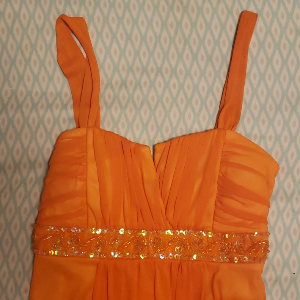 Dress - Picture 2 of 3